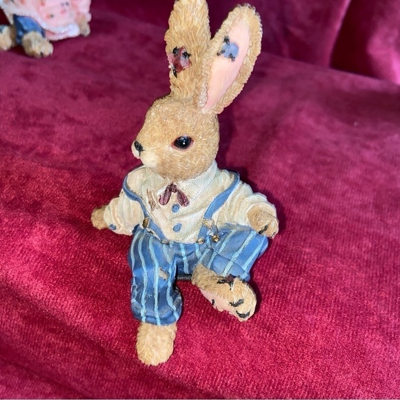 A family of Easter Bunnies and tree bedecked with colorful eggs in one lot. - Picture 12 of 16